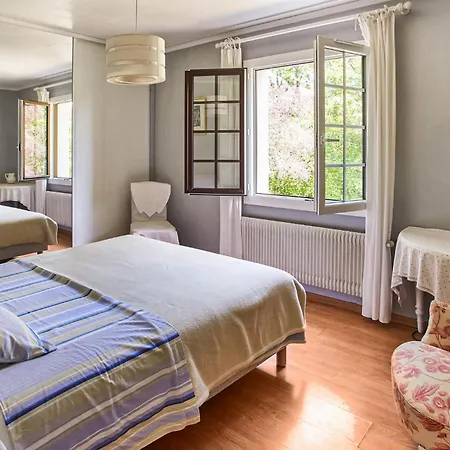 Amazing In Jean De Luz